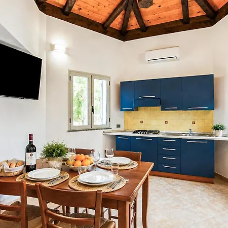 Beautiful Home In Nicotera Marina With Wifi بيت للعطل نيكوتيرا